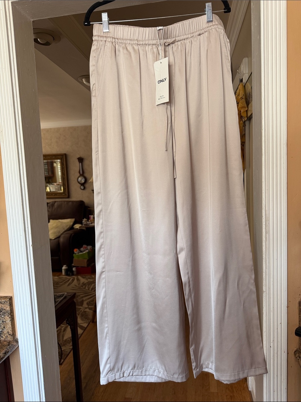ONLY women 's wide leg satin feel pants in champagne